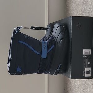 Sorel Youth Flurry Boot In Navy